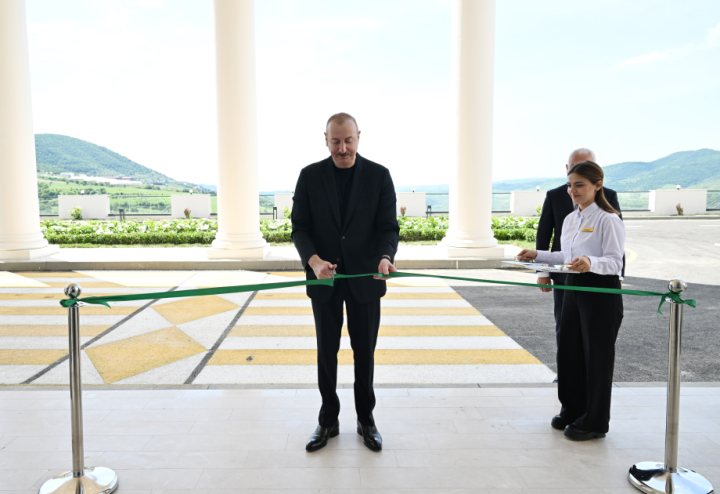İlham Əliyev “Laçın” İstirahət Kompleksinin açılışını edib