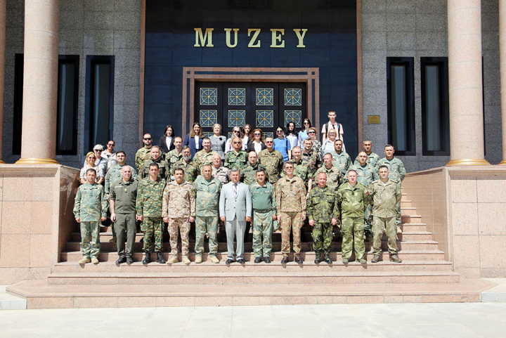 Azərbaycanda akkreditə olunan xarici dövlətlərin hərbi attaşeləri Naxçıvana gedib
