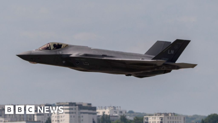 Böyük Britaniya nüvə bombası daşıya bilən F-35 təyyarələri alacaq