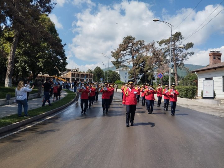 Silahlı Qüvvələr Günü münasibətilə Xankəndidə hərbçilərin yürüşü keçirilib