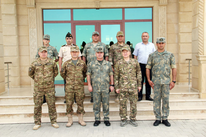 Azərbaycan və Qazaxıstan hərbi nümayəndələri arasında görüş keçirilib