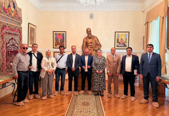 Mərakeşli jurnalistlər Ədəbiyyat Muzeyini ziyarət edib