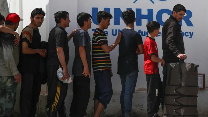 İyun ayından bu yana 450 minə yaxın əfqan İranı tərk edib