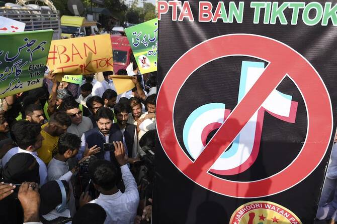 Pakistanlı ata qızını TikTok hesabına görə öldürüb