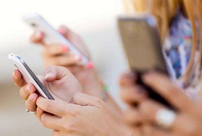Yayda smartfonu həddən artıq qızmadan necə xilas etmək olar?