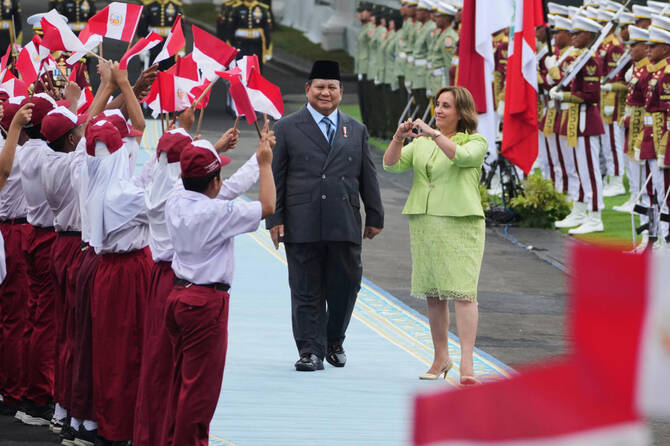 İndoneziya və Peru liderləri ticarət-iqtisadi əlaqələrə dair danışıqlar aparır