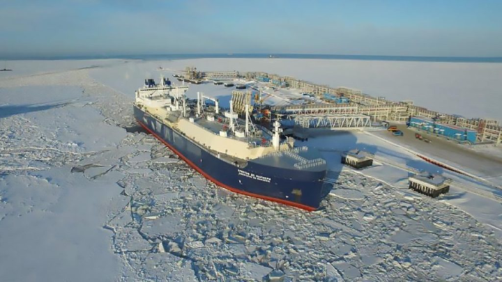Rusiyanın “Arctic LNG 2” gəmisi 4-cü sanksiyaya məruz qalmış tankerlə yüklənməyə davam edir