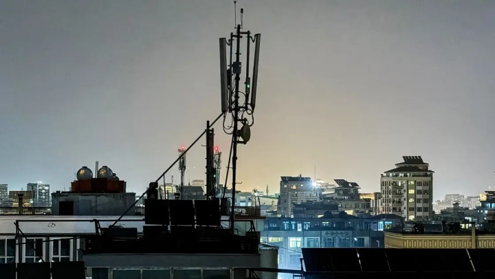 Əfqanıstanda kommunikasiya kəsilməsi ikinci gündür ki, davam edir