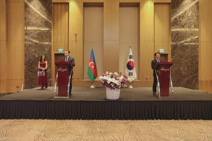 Səfir: "Bu gün getdikcə daha çox azərbaycanlı dostlarımız Koreya dilinə maraq göstərir"
