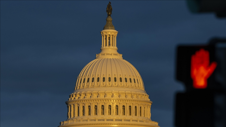 Demokrat senator Trampı nüvə silahı sınaqlarını bərpa etməməyə çağırıb
