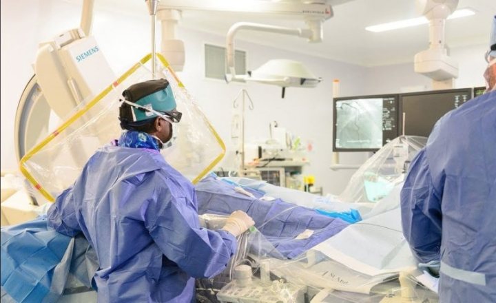 Tacikistanda qaraciyər transplantasiyası keçirən xəstəyə ilk dəfə dalaq arteriyasının embolizasiyası əməliyyatı həyata keçirilib