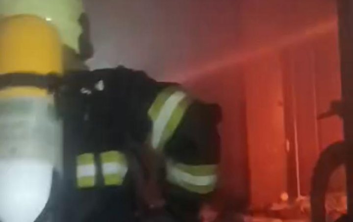 Lökbatanda yaşayış binasında baş vermiş yanğın nəticəsində dəymiş ziyan müəyyənləşdirilir