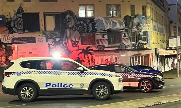 Sidneydə yaşayan Pakistan əsilli kişi, Bondi Çimərliyindəki silahlı şəxs kimi yalandan tanıtdırıldığı üçün həyatının təhlükədə olduğundan qorxur