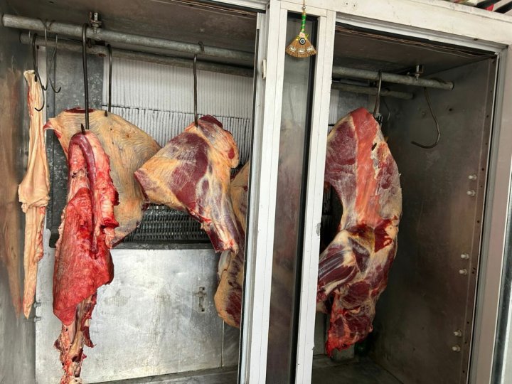 Lənkəranda ət satışı məntəqəsində ətlərin baytarlıq ekspertizasından keçirilmədiyi aşkarlanıb