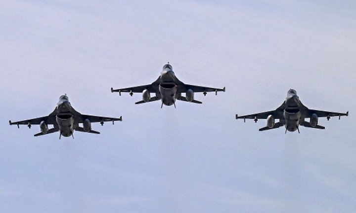 Vaşinqton Pakistanın F-16 donanması üçün təkmilləşdirmə paketini təsdiqləyib