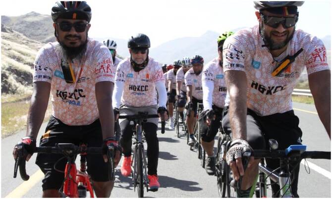 Böyük Britaniya velosipedçiləri Afrikadakı uşaqlar üçün ianə toplamaq məqsədilə Məkkədən Mədinəyə velosipedlə gedəcək