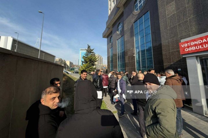 Azərbaycanın müxtəlif rayonlarından olan stomatoloqlar TƏBİB-in qərarına etiraz edir