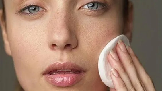 Düyü suyu, yoxsa hindistan cevizi suyu... Dərinizi parlaqlaşdırmaq üçün hansı daha yaxşıdır?