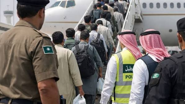 Körfəz ölkələri 2025-ci ildə 38.500 pakistanlını deportasiya edib