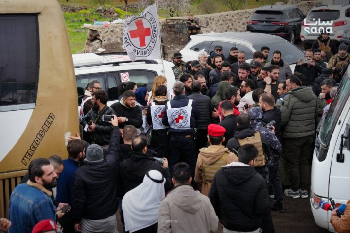 Suriya hakimiyyəti Qırmızı Xaç nəzarəti altında Sveydada məhbus mübadiləsinə başlayıb