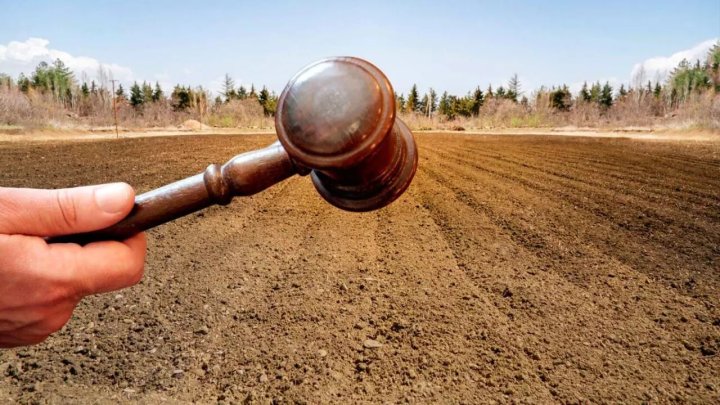 Bələdiyyə torpaqlarının qiymətləndirilməsində ziddiyyət: Sertifikatlı rəy niyə tanınmır?