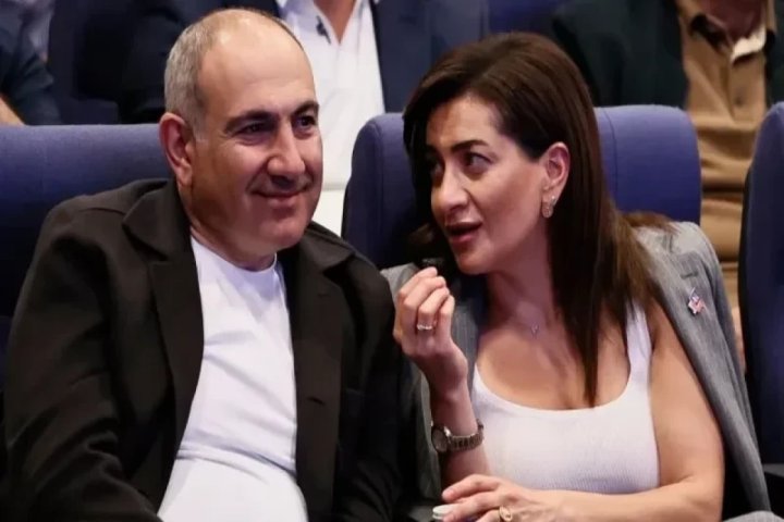 Paşinyan Anna Akopyandan ayrılmasına münasibət bildirib