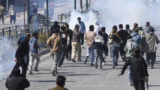 Kəşmirdə Hindistan polisi ilə Xamenei tərəfdarları arasında toqquşma baş verib