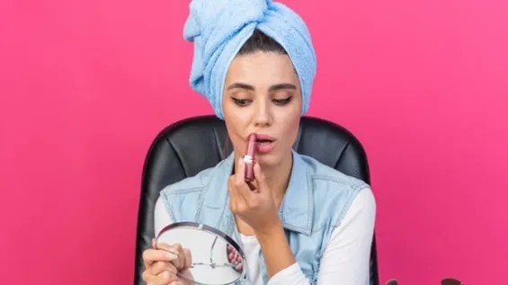 Gecə yorğunluğunu gizlətmək və Ramazan görünüşünə parlaqlıq vermək üçün ağıllı makiyaj fokusları