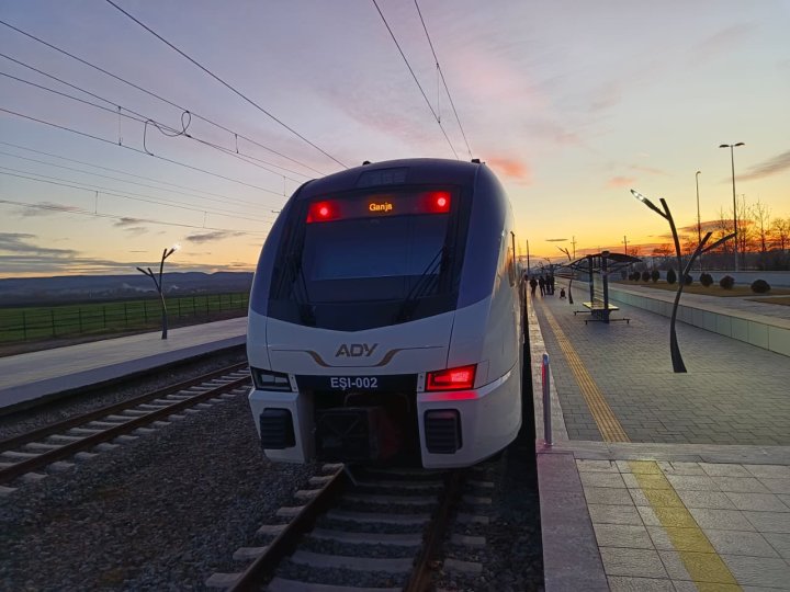 Son on gündə ADY-nin hərəkətdə olan qatarlarına beş dəfə daş atılıb