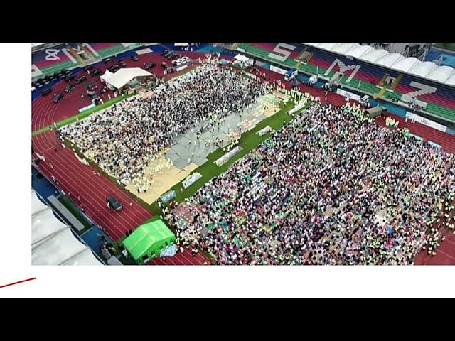 Zənzibarda iftar minlərlə insanı stadiona toplaşıb