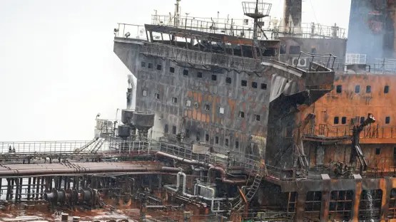 İraq sahillərində tankerlərə hücumdan sonra 50-dən çox heyət üzvü xilas edilib