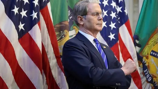 ABŞ tankerlərdə ilişib qalan İran neftinə qarşı sanksiyaları aradan qaldıra bilər: Bessent