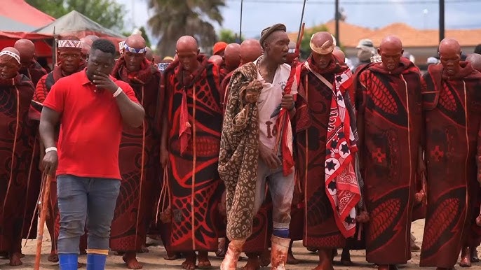 Cənubi Afrikanın ənənəvi sünnəti onlarla gəncin həyatına son qoyub