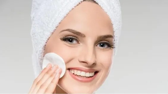 Dəri aşındırıcı losyon: Dəriniz üçün yeni parlaqlıq dozası