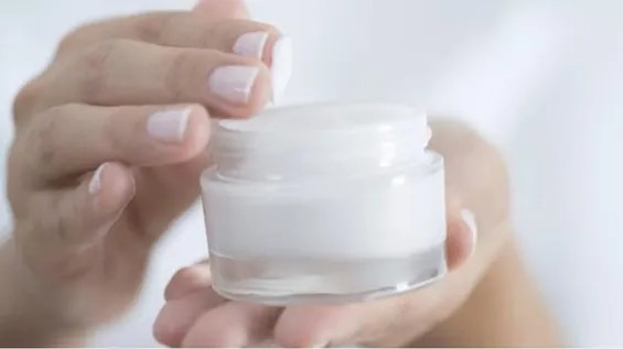 Yazın gəlişi ilə dərinizi nəmləndirmək üçün effektiv məsləhətlər