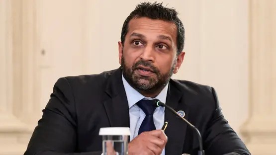 Trampın FTB direktoru Patel də daxil olmaqla rəsmilərinin istefası müzakirə olunur