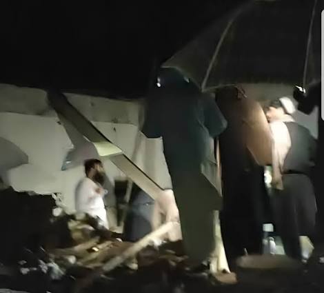 Pakistanda polis bölməsində intihar hücumunda beş nəfər ölüb, bir neçə nəfər yaralanıb