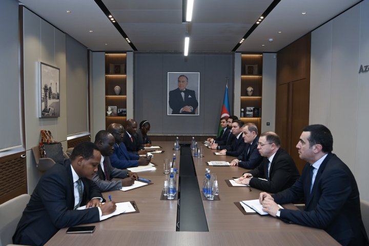 Azərbaycan və Uqanda Xarici İşlər Nazirlikləri arasında siyasi məsləhətləşmələr keçirilib