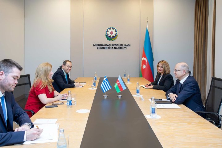 Energetika naziri Yunanıstanın ölkəmizdəki səfiri ilə görüşüb