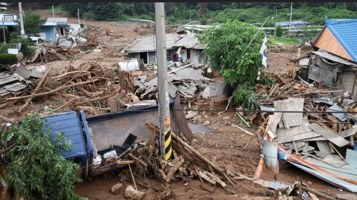 Pakistanda şiddətli yağışlar nəticəsində ən azı 45 nəfər ölüb