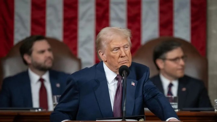 Tramp İranın enerji infrastrukturuna zərbələri iki həftə müddətinə təxirə salıb