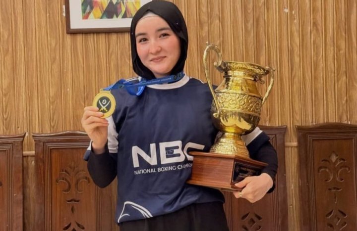 Əfqan boksçusu Freşta Xani Pakistan milli çempionatında qızıl medal qazanıb