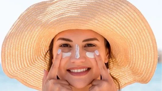 Mat günəşdən qoruyucu krem: Qarışıq dəri üçün ən yaxşı seçimlər
