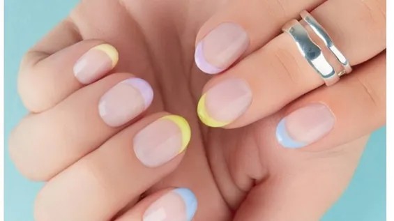 Yumşaqlıqdan cəsarətə: Pastel dırnaq dizaynları bu mövsümdə trenddədir